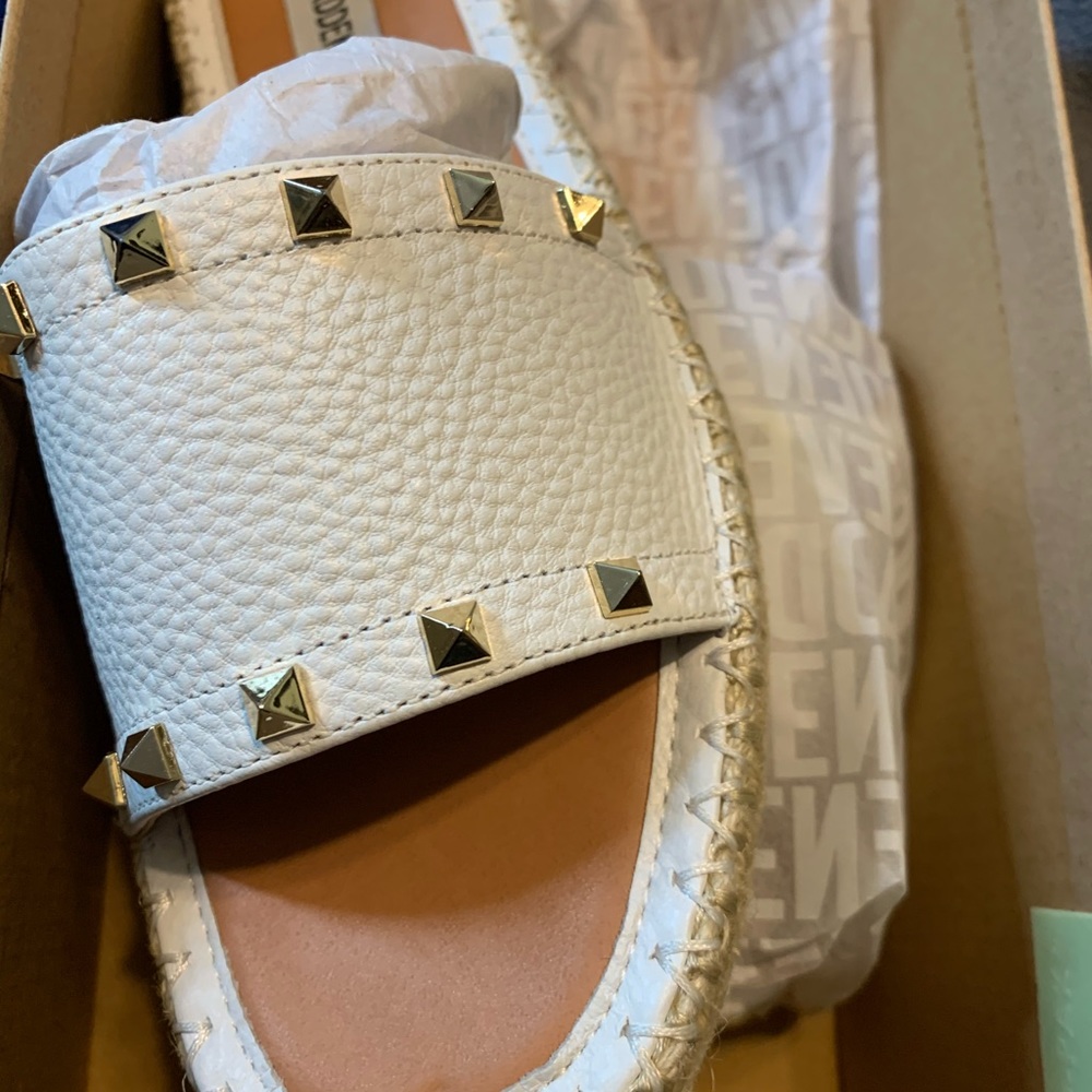 Steve Madden slides